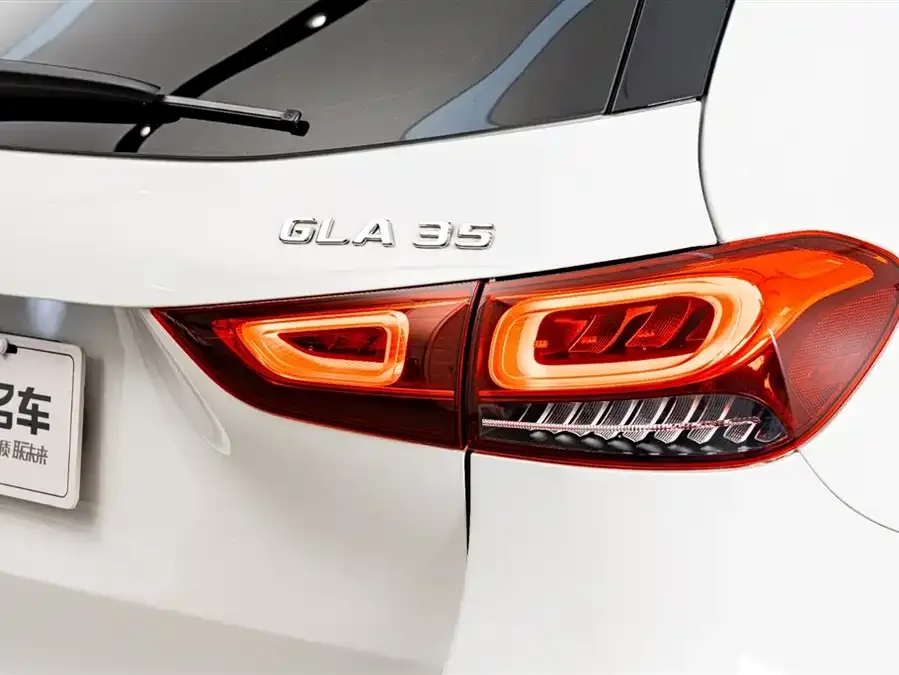 Mercedes-Benz GLA AMG Mercedes-Benz GLA AMG 2023 AMG GLA 35 4MATIC 2023 — миниатюра 3