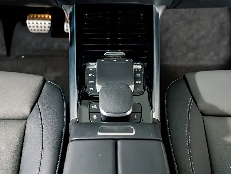 Mercedes-Benz GLA AMG Mercedes-Benz GLA AMG 2023 AMG GLA 35 4MATIC 2023 — миниатюра 4