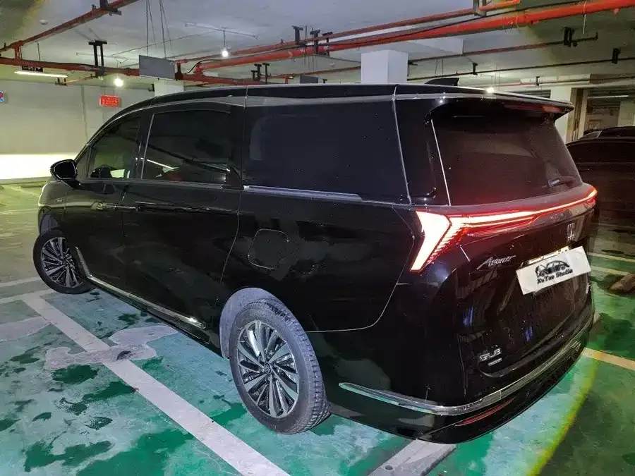 Buick GL8 New Energy Buick GL8 PHEV 2026 Land Cruiser Luxury Edition 2025 — миниатюра 5