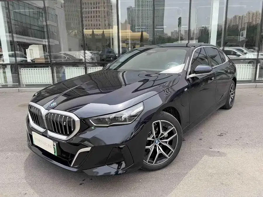 BMW i5 2024