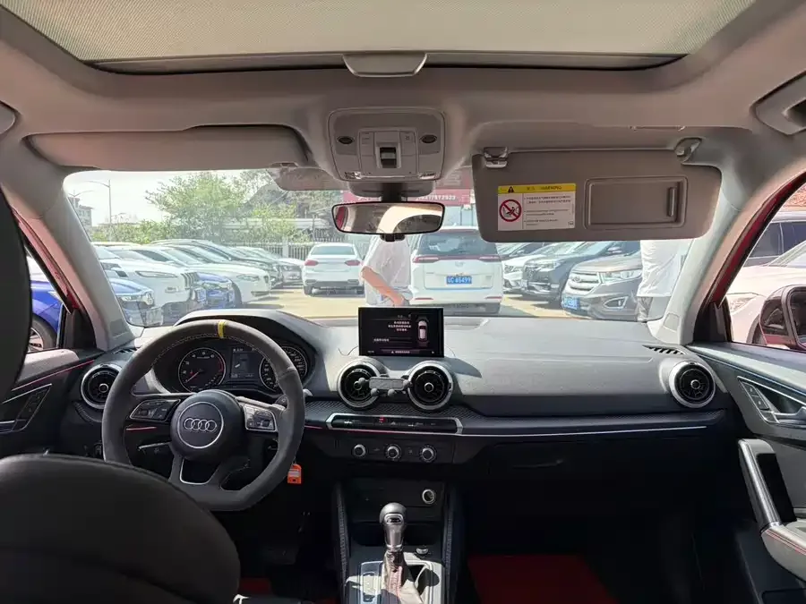 Audi Q2L 2022 35 TFSI aggressive and dynamic model 2022 — миниатюра 2