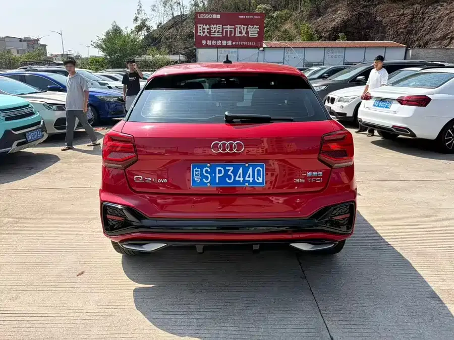 Audi Q2L 2022 35 TFSI aggressive and dynamic model 2022 — миниатюра 3