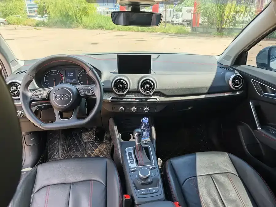 Audi Q2L 2022 35 TFSI aggressive and dynamic model 2023 — миниатюра 3