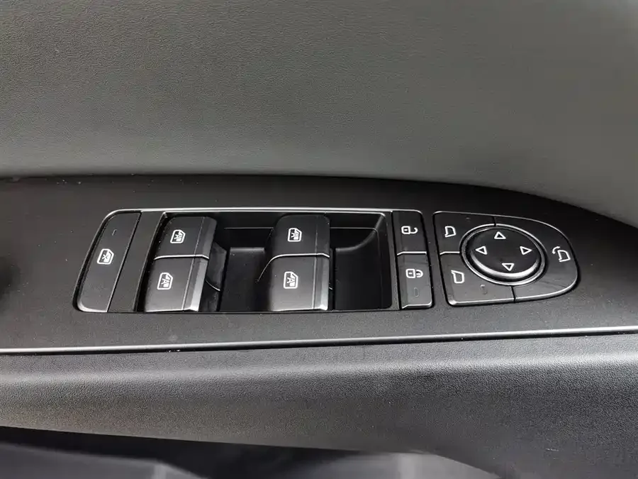 BYD Qin L Qin L 2025 EV 470KM Leading Edition 2025 — миниатюра 3