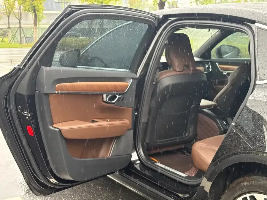 Volvo S90 2025 B5 Zhiyi Luxury Edition 2025 — миниатюра 3