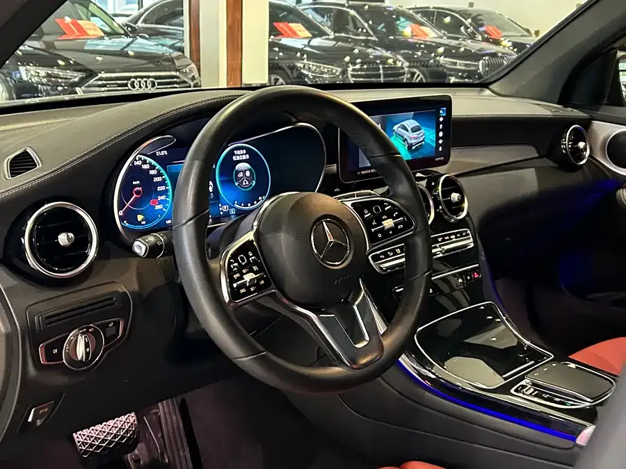 Mercedes-Benz GLC Coupe Mercedes-Benz GLC Coupe 2023 GLC 260 4MATIC Coupe SUV 2023 — миниатюра 2