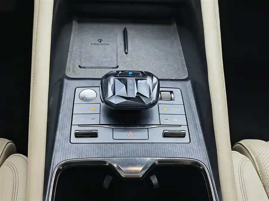 BYD Song L EV Song L EV 2024 550km Excellence Edition 2024 — миниатюра 4