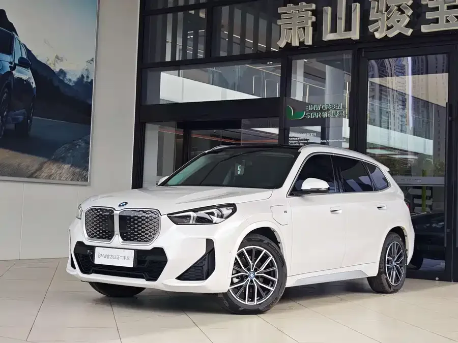 BMW iX1 2025