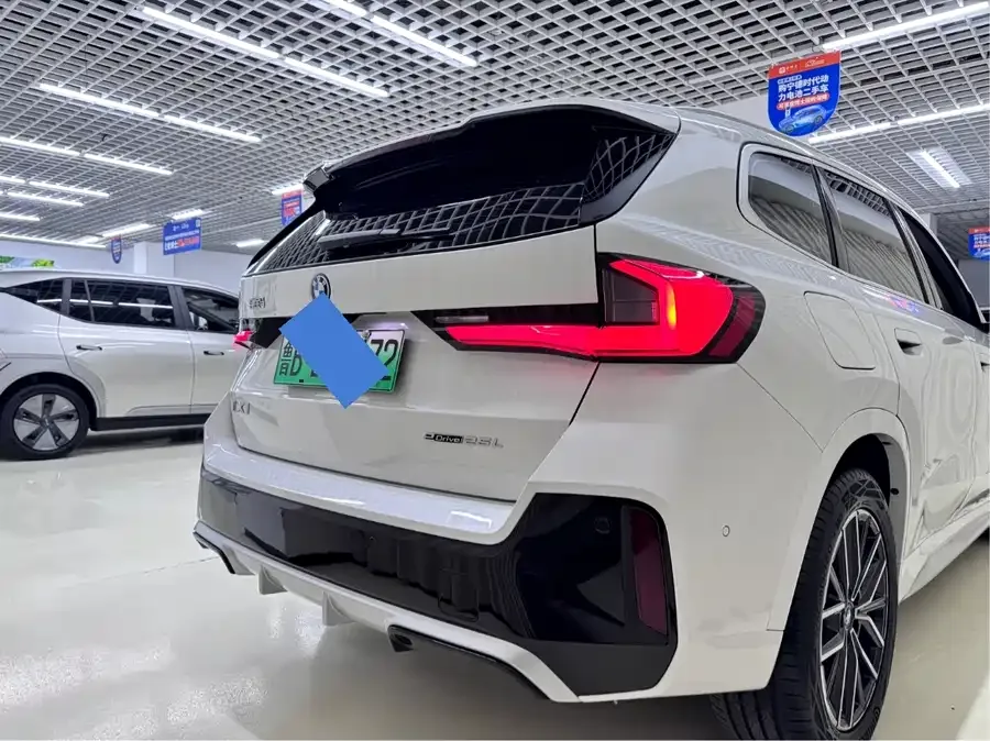 BMW iX1 2023 eDrive25L M Sport Package 2024 — миниатюра 4