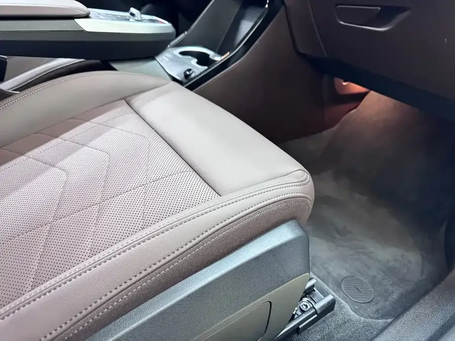 BMW iX1 2023 eDrive25L M Sport Package 2024 — миниатюра 5