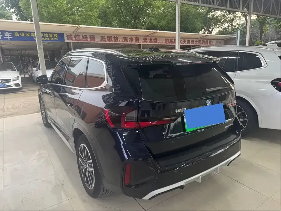 BMW iX1 2023 eDrive25L M Sport Package 2024 — миниатюра 4