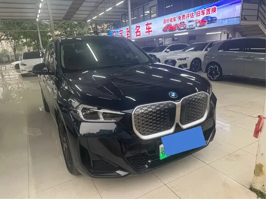 BMW iX1 2024