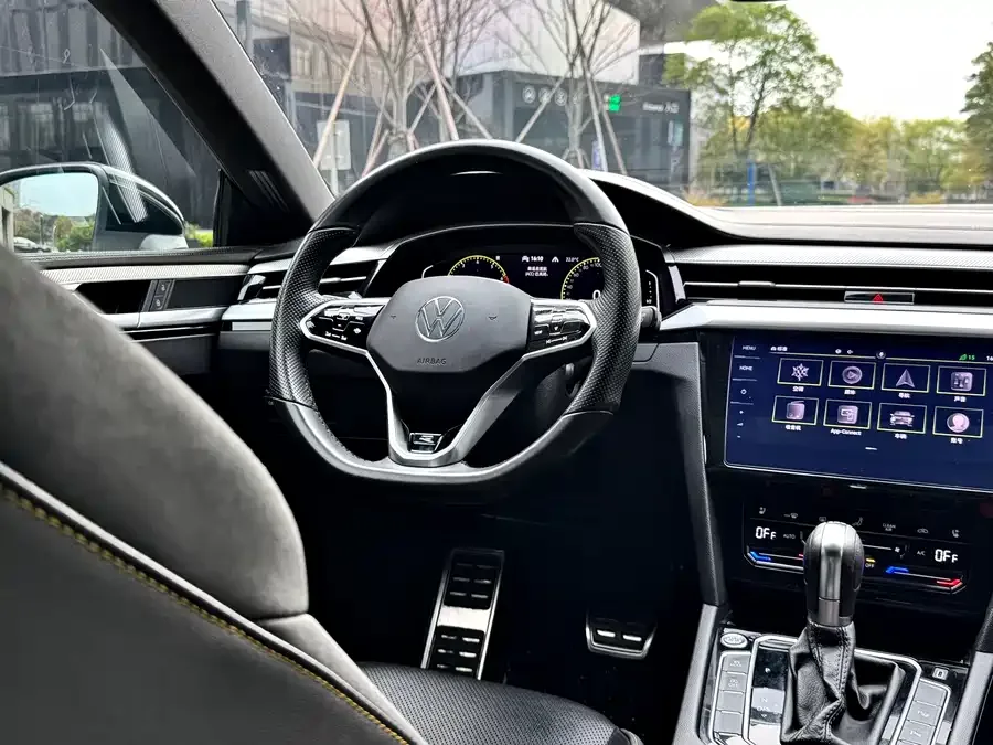 Volkswagen FAW- CC FAW-Volkswagen CC 2021 330TSI Dazzling Edition 2022 — миниатюра 5