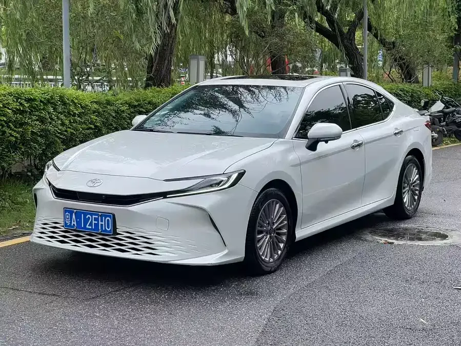 Toyota Camry 2025