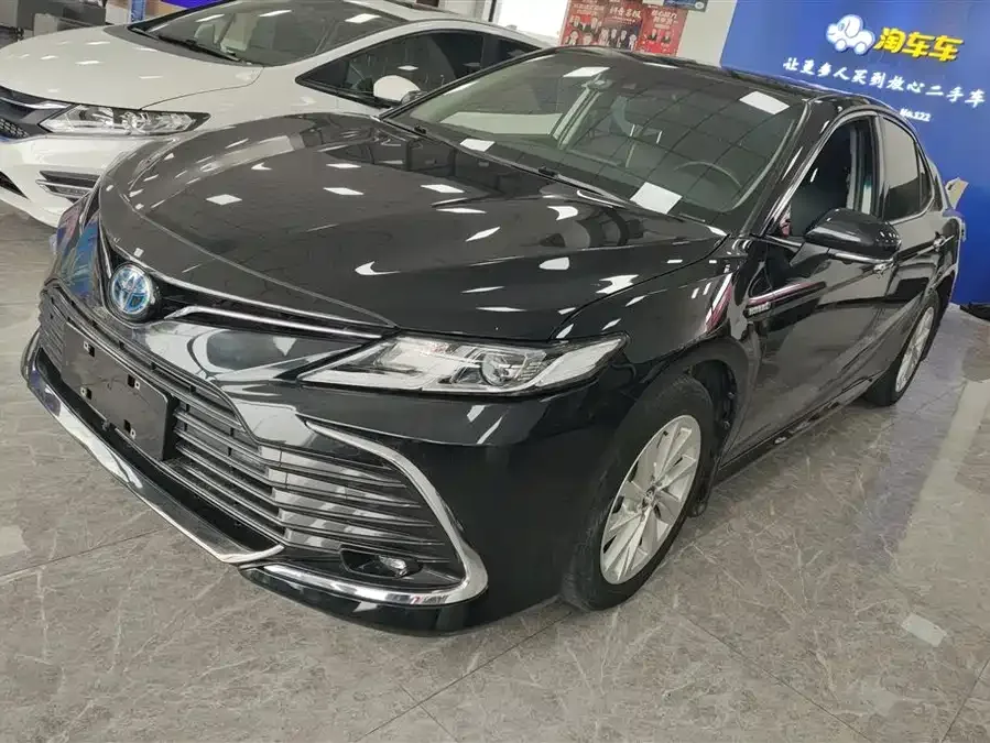 Toyota Camry Camry 2021 Dual Engine 2.5HGVP Leading Edition 2022 — фото 1, купить с доставкой в Москву