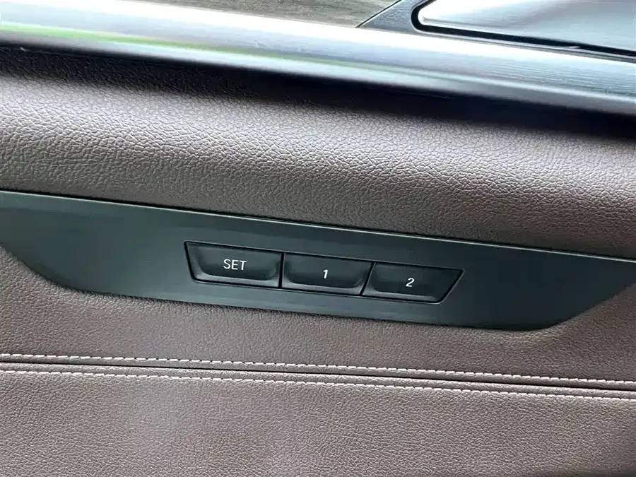 BMW 5 Series BMW 5 Series 2022 facelift 530Li xDrive luxury package 2022 — миниатюра 5