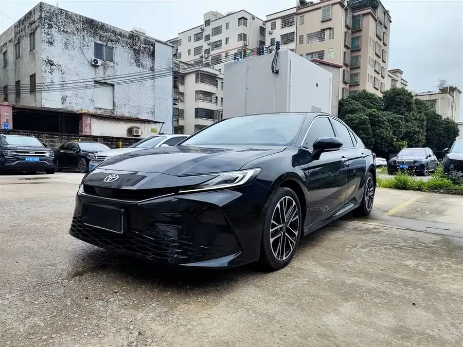 Toyota Camry 2025