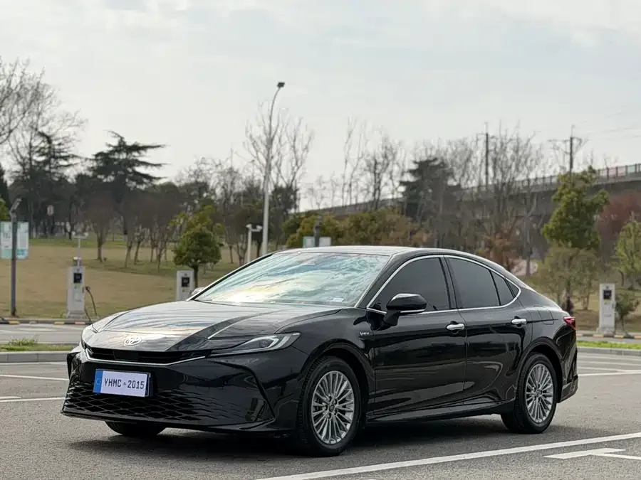 Toyota Camry 2024