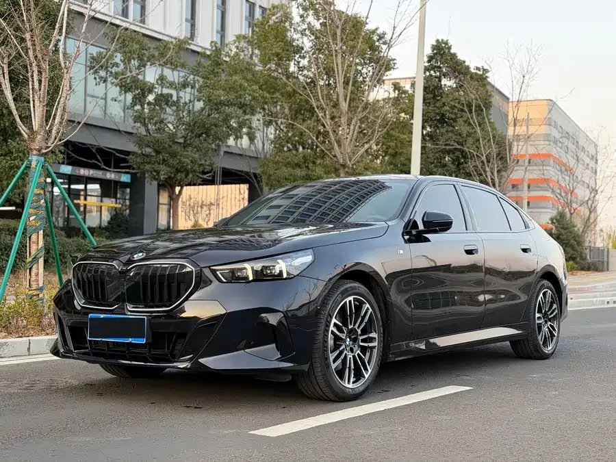 BMW 5 Series 2025
