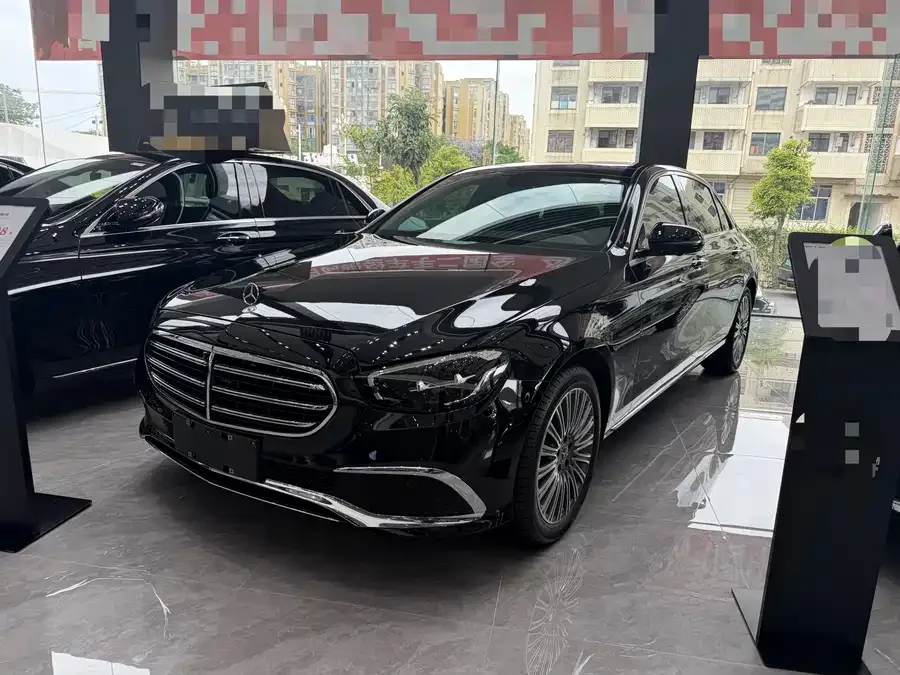 Mercedes-Benz E-Class 2022