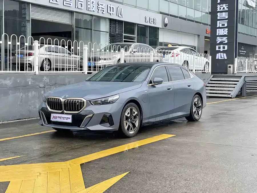 BMW i5 2024