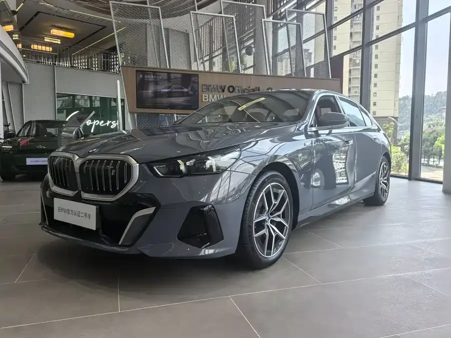 BMW i5 2025