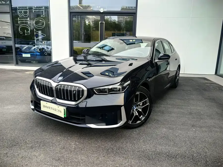 BMW i5 2025