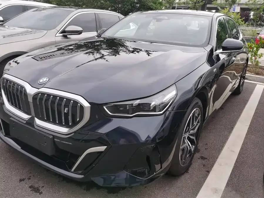 BMW i5 2025