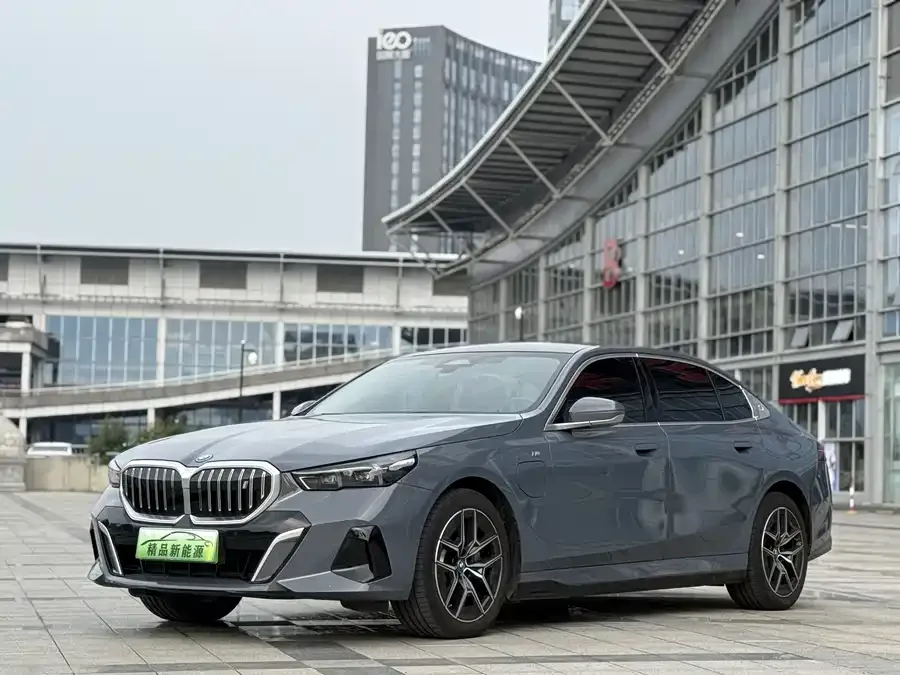BMW i5 2025