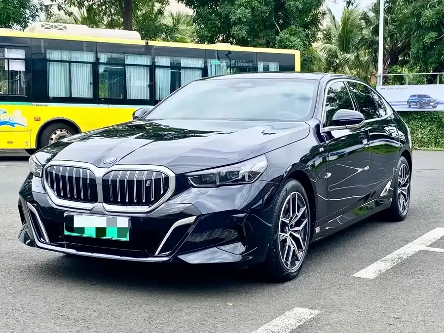 BMW i5 2024