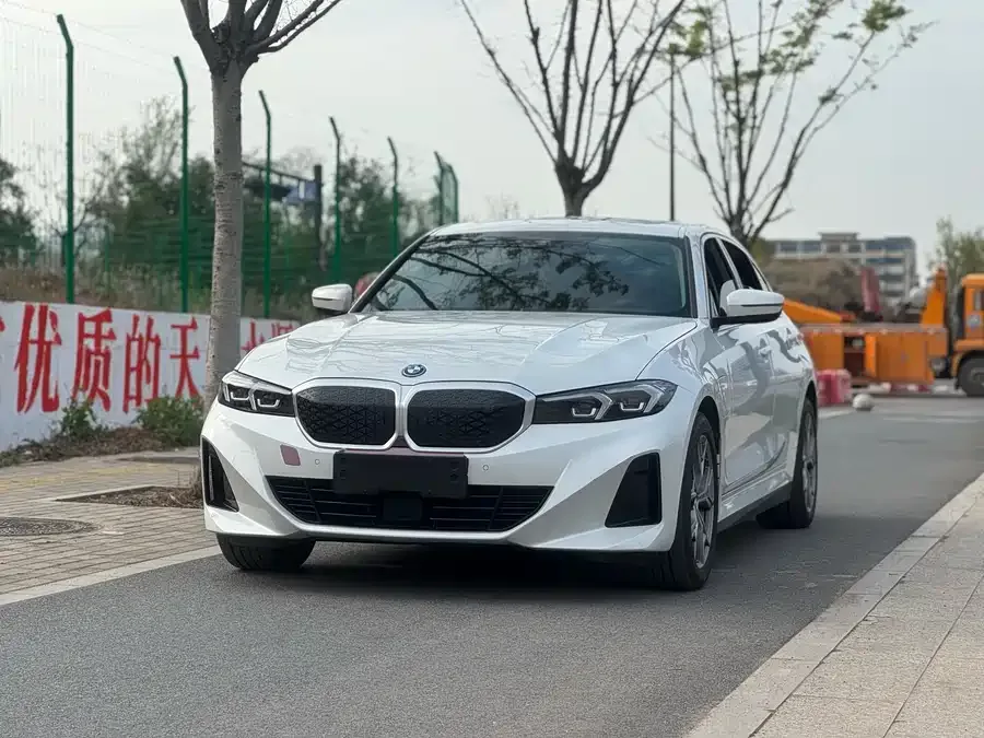 BMW i3 2024