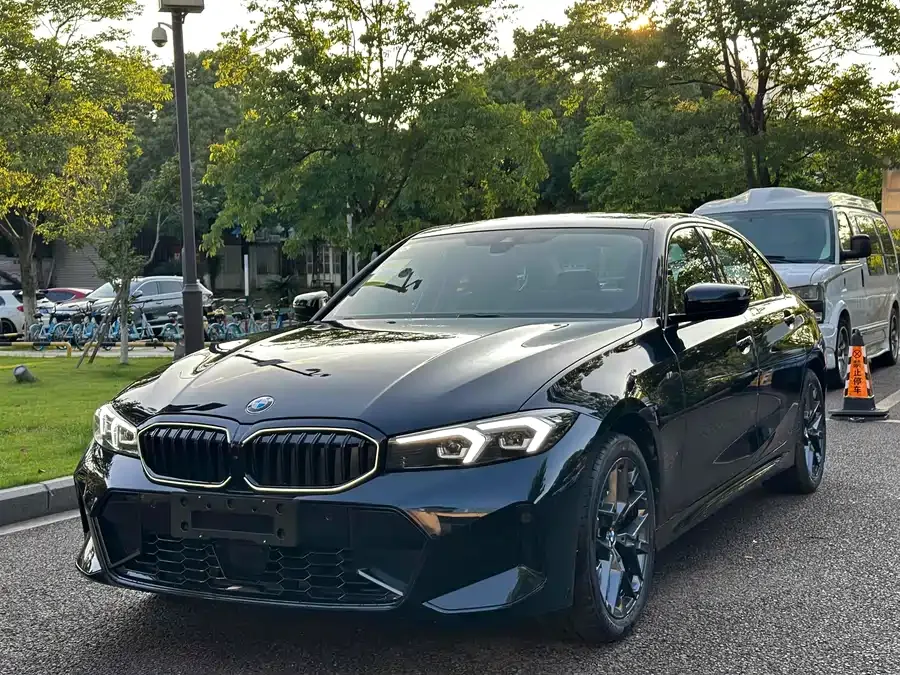 BMW 3 Series 2025