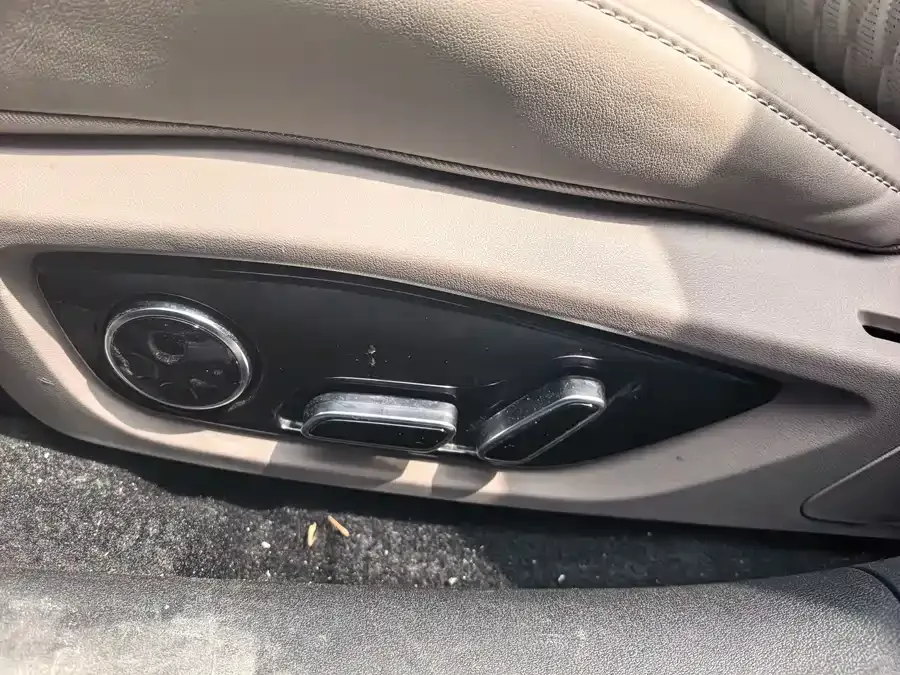 BYD Second-hand Han 2025 DM-i 125KM Elite 2025 — миниатюра 3