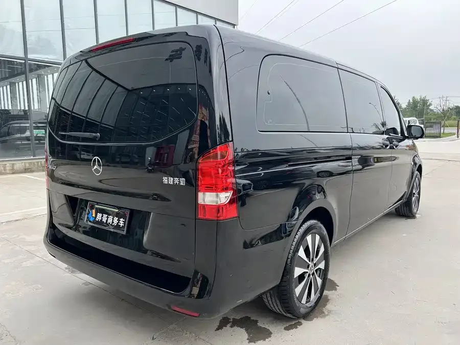 Mercedes-Benz Vito Vito 2023 2.0T Elite Edition 9 seats 2024 — миниатюра 3