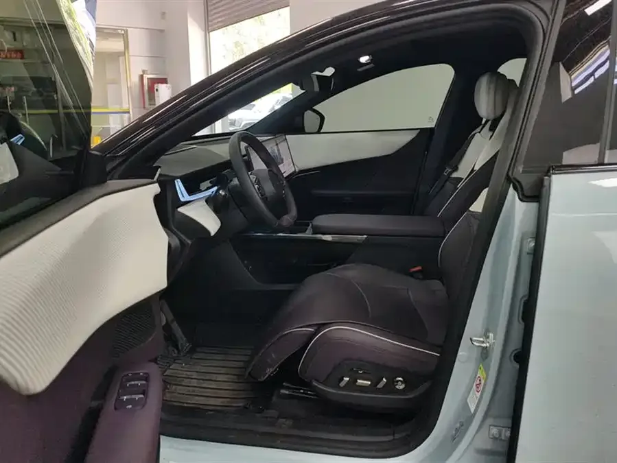 Mazda EZ-60 2025 Extended Range 200 Max 2025 — миниатюра 3