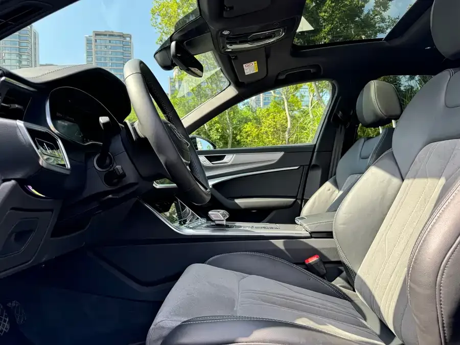 Audi A6L 2024 45 TFSI Premium Edition 2025 — миниатюра 2