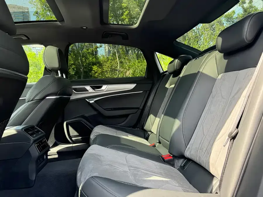 Audi A6L 2024 45 TFSI Premium Edition 2025 — миниатюра 4