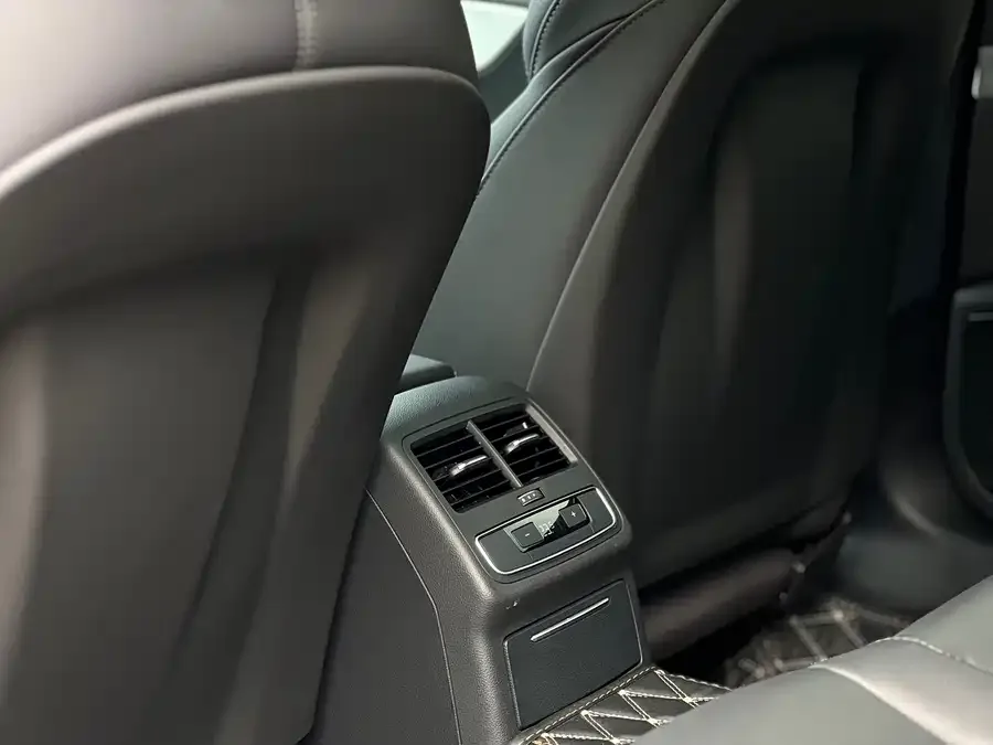 Audi a4 l 2024 40 TFSI Fashion Dynamic Edition 2024 — миниатюра 3