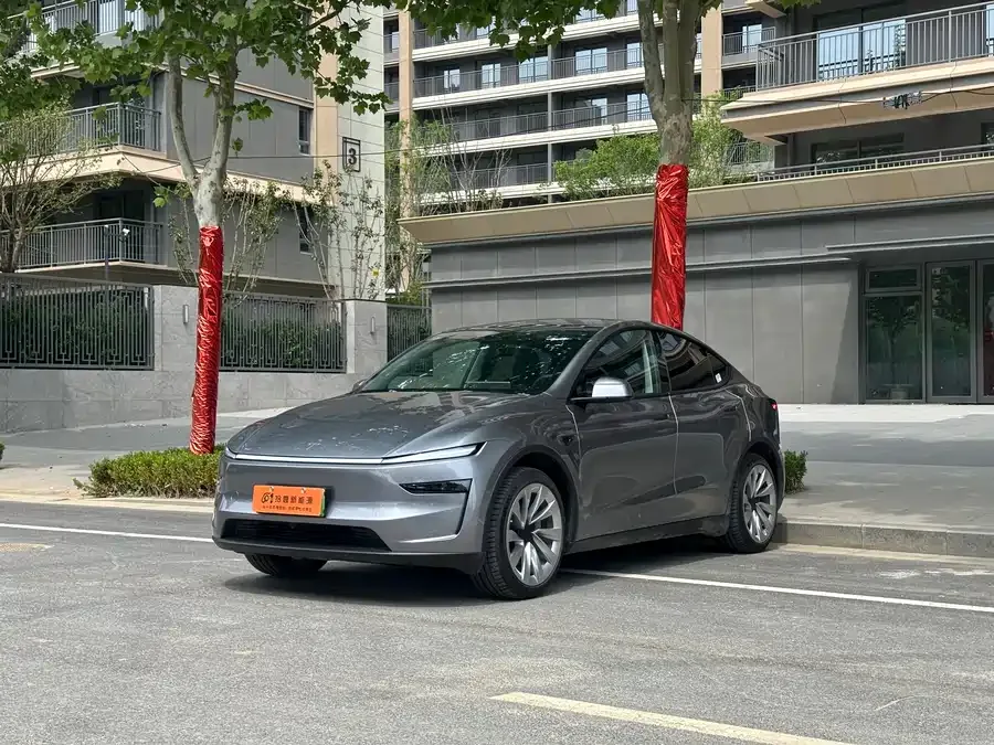 Tesla Model Y 2026