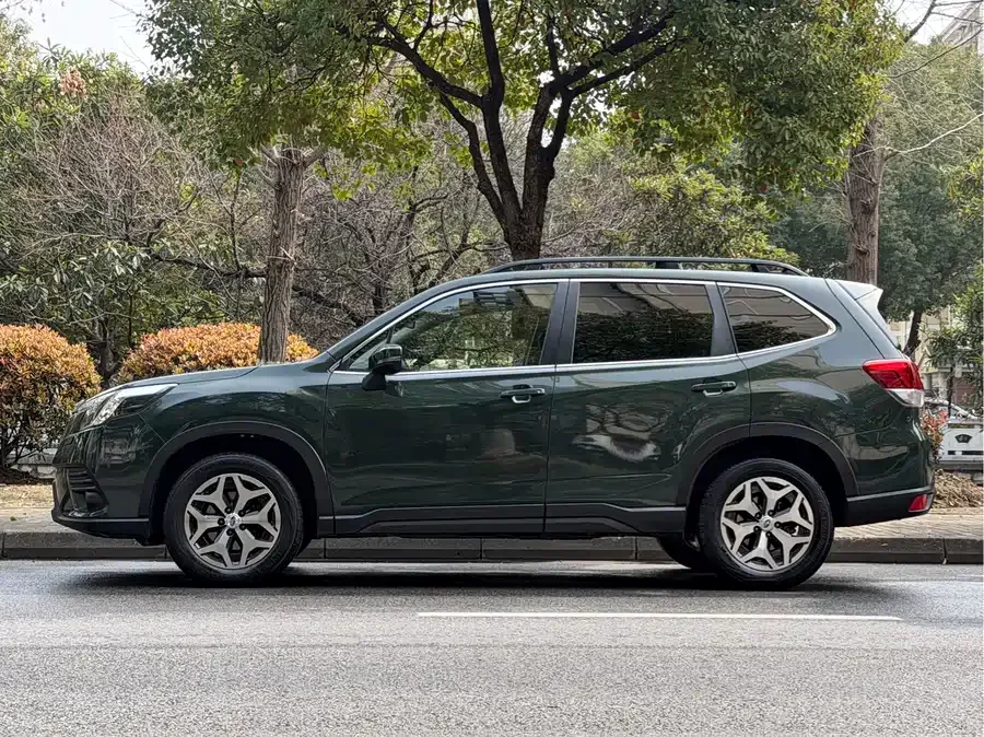 Subaru Forester Forester 2022 2.0i AWD Luxury Edition EyeSight 2022 — миниатюра 5