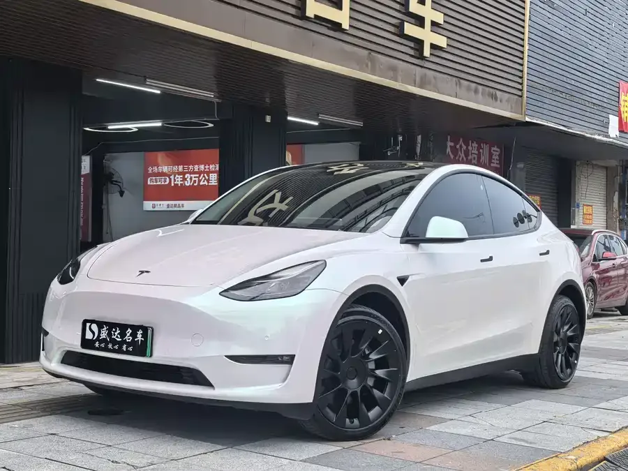 Tesla Model Y 2022