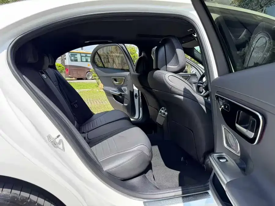 Mercedes-Benz Class C Mercedes-Benz C-Class 2024 C 200 L Sports Edition 2024 — миниатюра 3