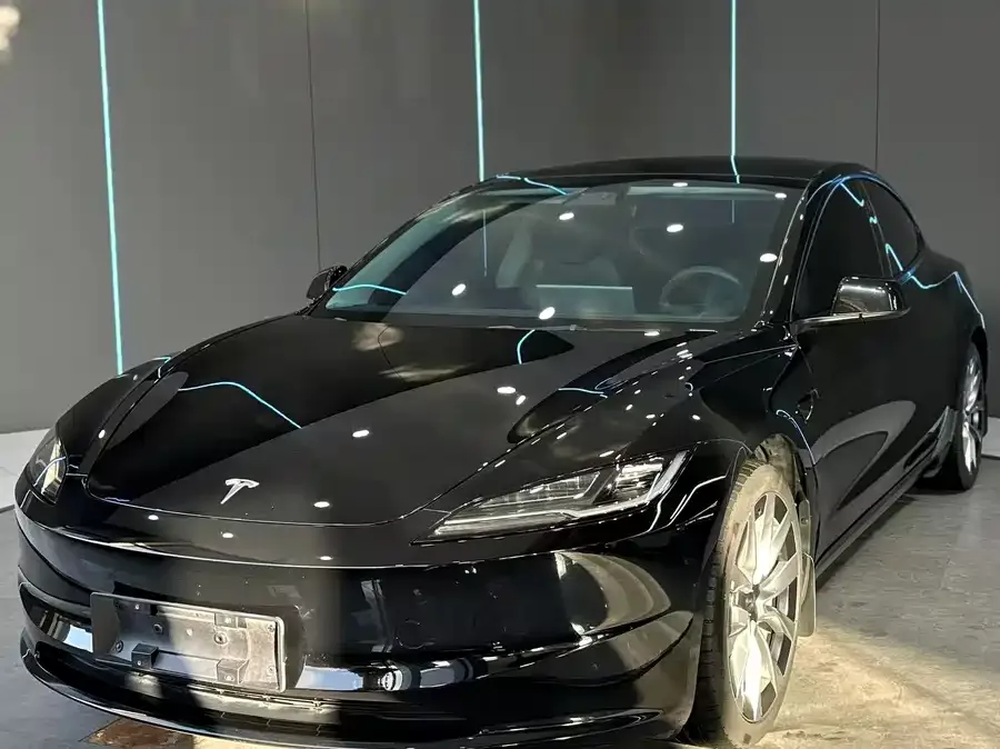 Tesla Model 3 2024