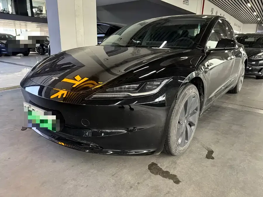 Tesla Model 3 2024