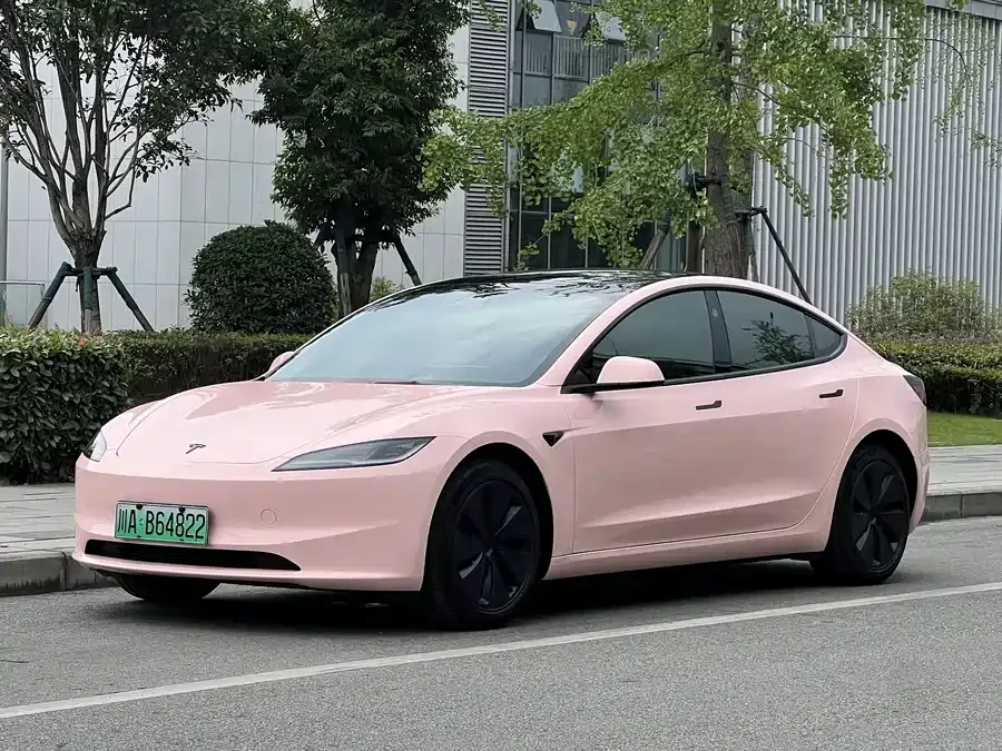Tesla Model 3 2024