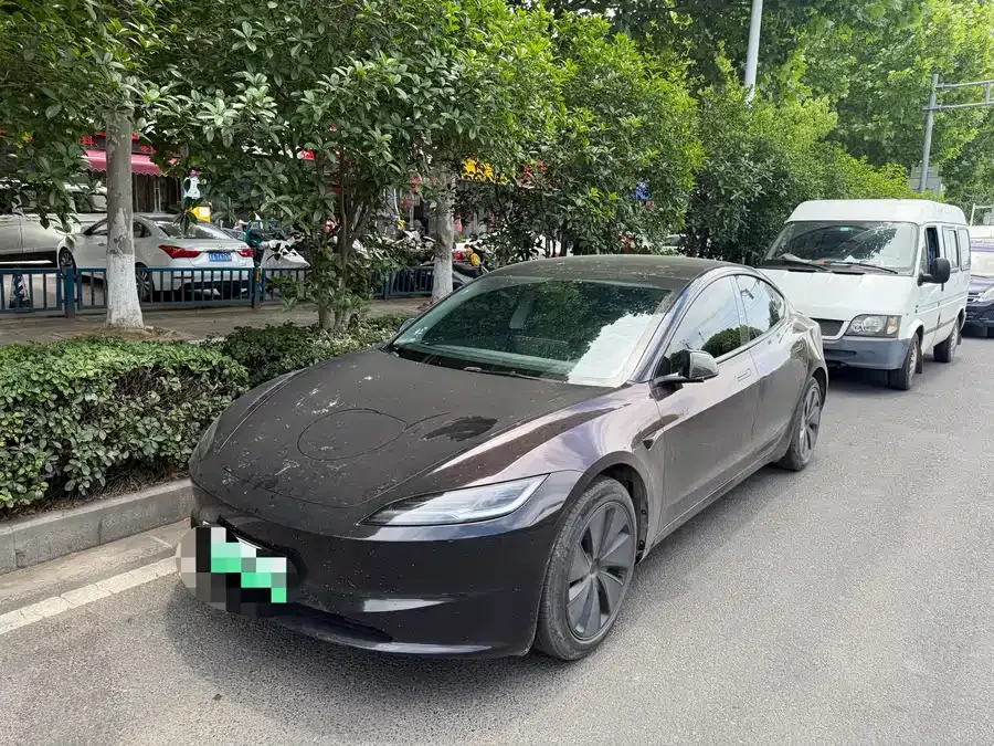 Tesla Model 3 2023