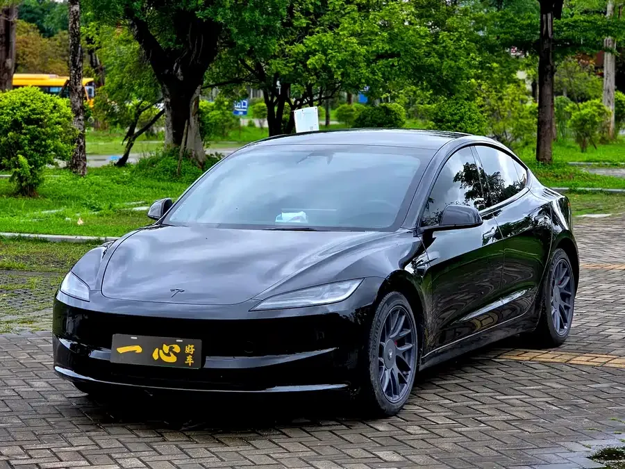 Tesla Model 3 2024