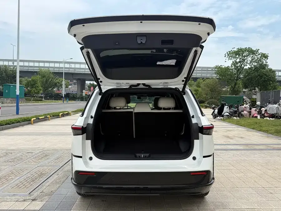 Toyota BZ3X Bozhi 3X 2025 520 Pro+ LiDAR Edition 2025 — миниатюра 4