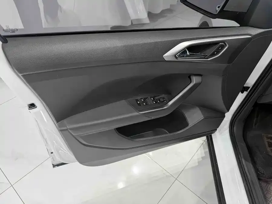 Volkswagen Tukai (T-Cross) Tukai 2023 facelift 1.5L automatic comfort version 2024 — миниатюра 4