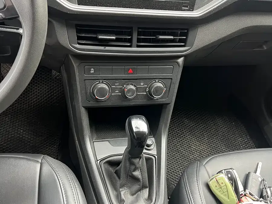 Volkswagen Tukai (T-Cross) Tukai 2023 1.5L Automatic Fashion Edition 2024 — миниатюра 2